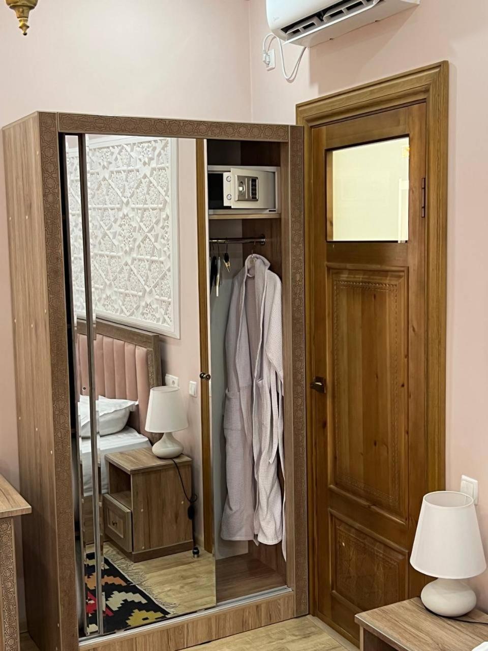 בוקורו Nodirabegim Boutique Hotel מראה חיצוני תמונה
